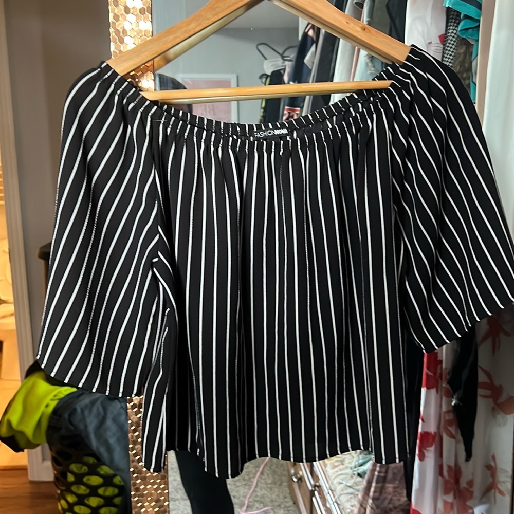 Fashion nova shirt. Size medium